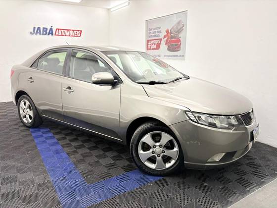 KIA CERATO 1.6 SX E.233 16V GASOLINA 4P AUTOMÁTICO KIA CERATO 1.6 SX E.233 16V GASOLINA 4P AUTOMÁTICO